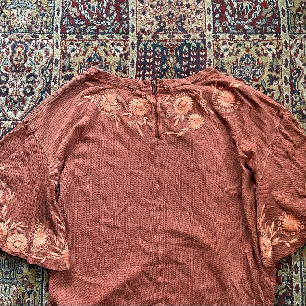 π Lovely embroidered flower FP top - Picture 5 of 6